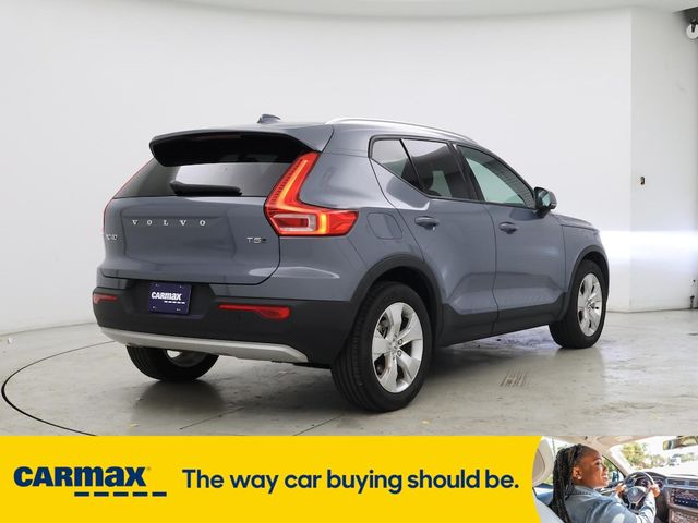 2020 Volvo XC40 Momentum