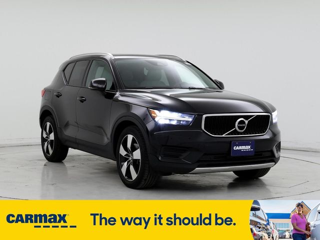 2020 Volvo XC40 Momentum