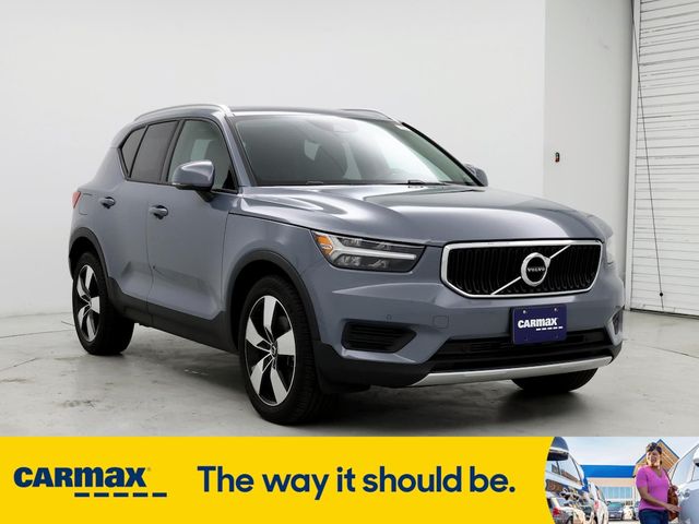 2020 Volvo XC40 Momentum