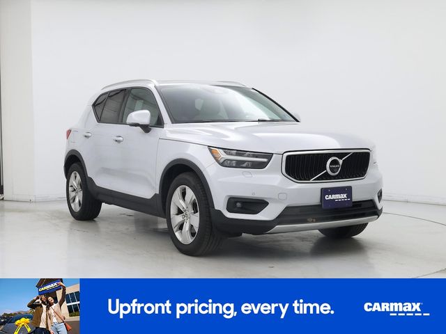2020 Volvo XC40 Momentum