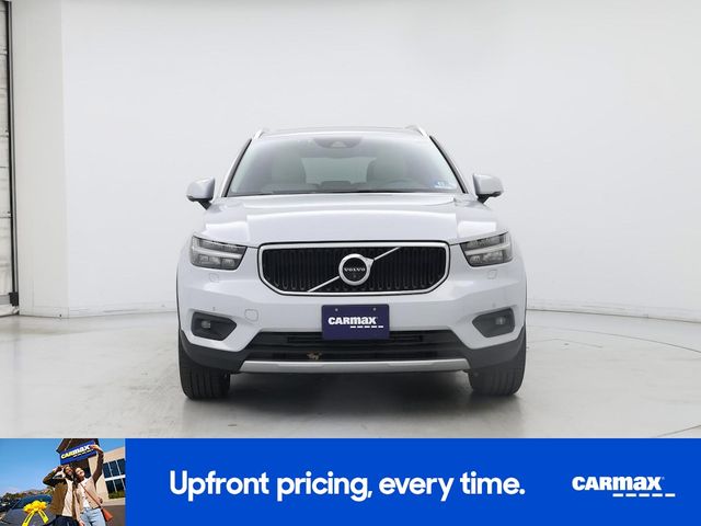 2020 Volvo XC40 Momentum
