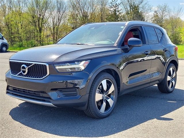 2020 Volvo XC40 Momentum