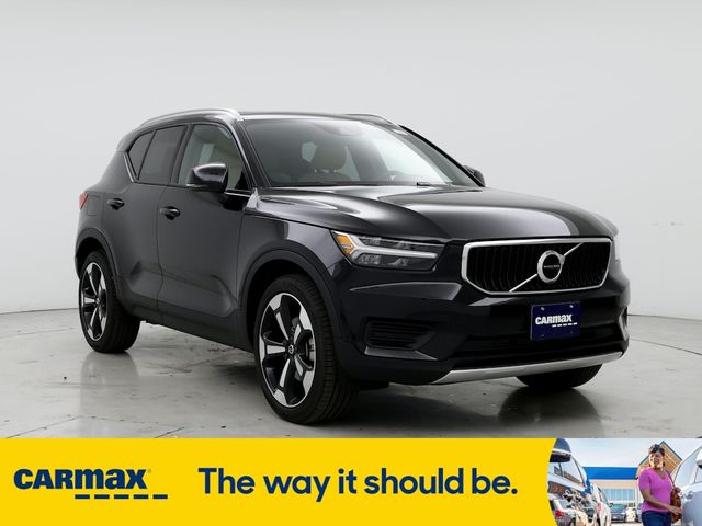 2020 Volvo XC40 Momentum