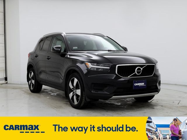 2020 Volvo XC40 Momentum