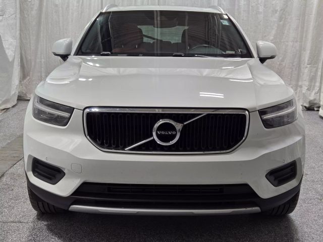 2020 Volvo XC40 Momentum