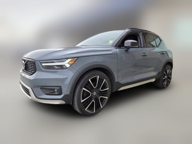 2020 Volvo XC40 R-Design