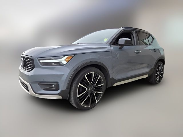 2020 Volvo XC40 R-Design