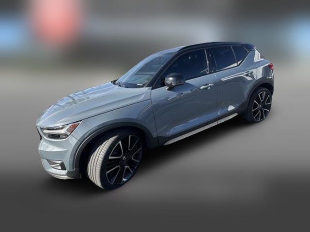 2020 Volvo XC40 R-Design