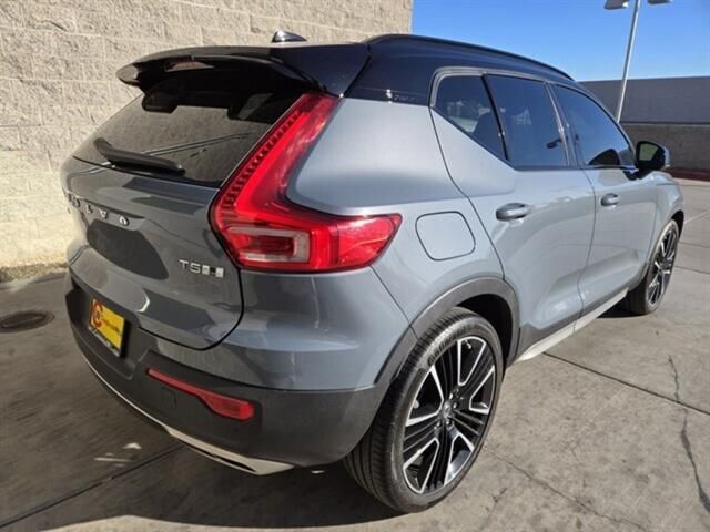 2020 Volvo XC40 R-Design