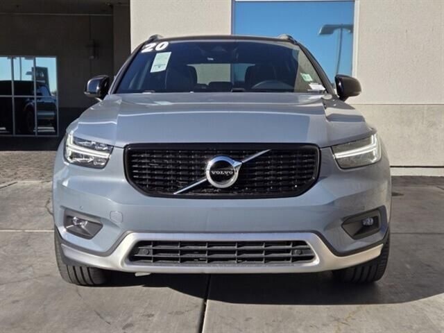 2020 Volvo XC40 R-Design