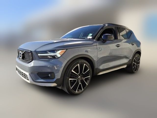 2020 Volvo XC40 R-Design