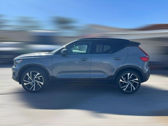 2020 Volvo XC40 R-Design