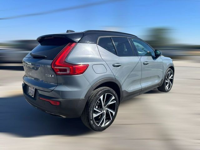 2020 Volvo XC40 R-Design