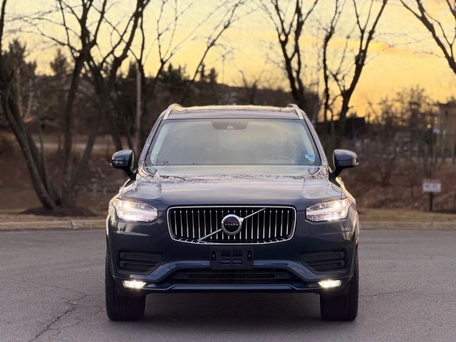 2020 Volvo XC90 Momentum
