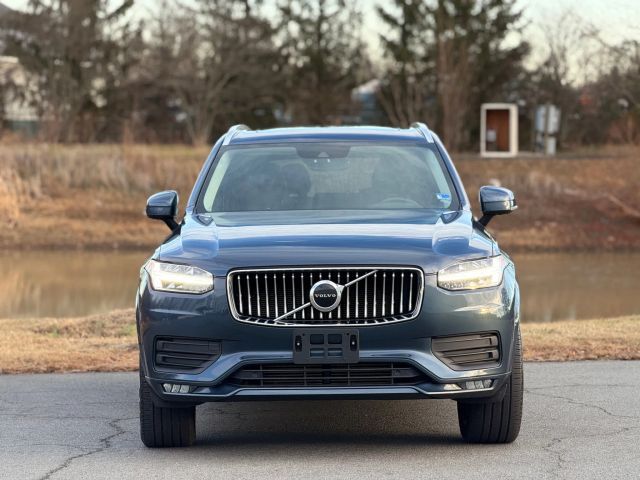 2020 Volvo XC90 Momentum