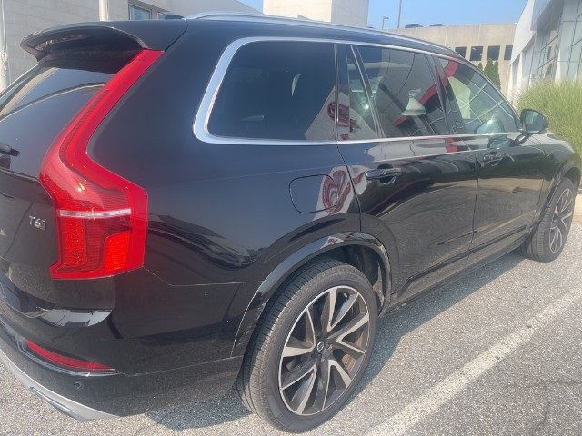2020 Volvo XC90 Momentum
