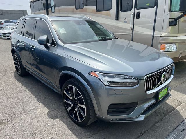 2020 Volvo XC90 Momentum