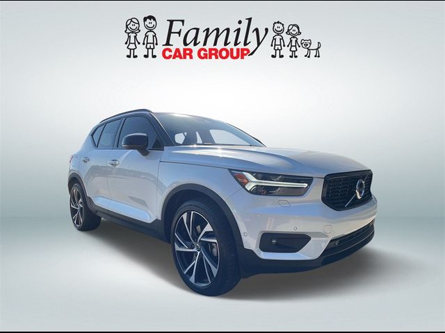 2020 Volvo XC90 Momentum