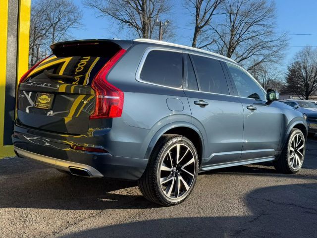 2020 Volvo XC90 Momentum