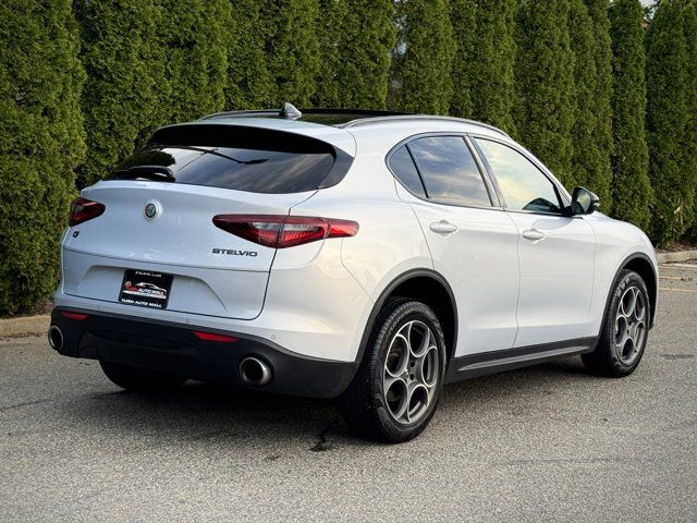 2021 Alfa Romeo Stelvio Base