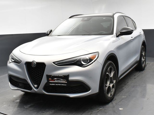 2021 Alfa Romeo Stelvio Base