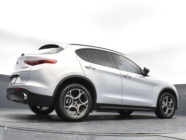 2021 Alfa Romeo Stelvio Base