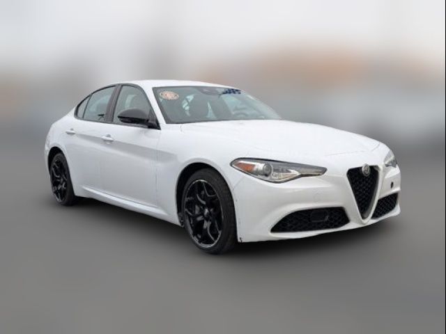 2021 Alfa Romeo Giulia Base