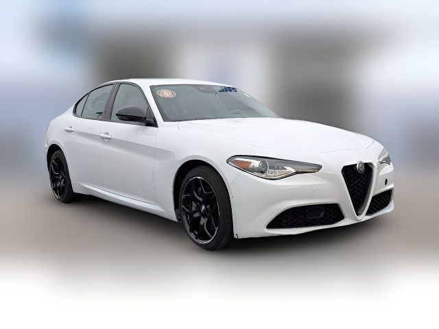 2021 Alfa Romeo Giulia Base