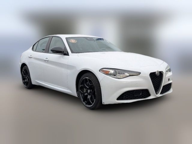 2021 Alfa Romeo Giulia Base