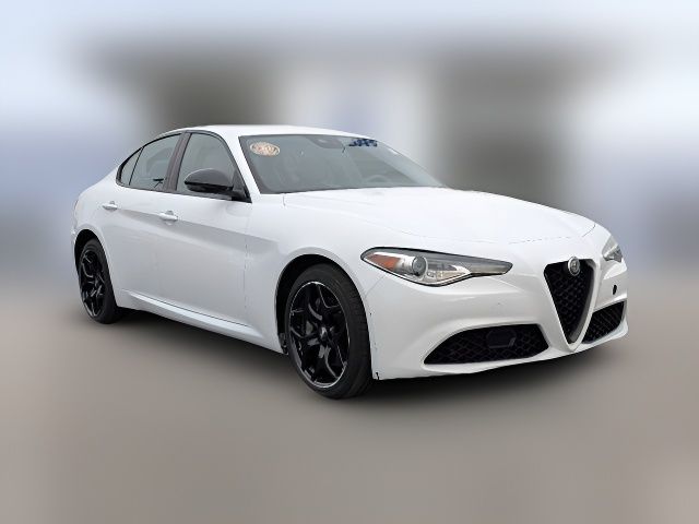 2021 Alfa Romeo Giulia Base