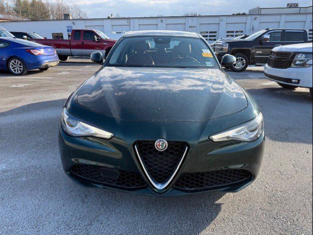 2021 Alfa Romeo Giulia Base