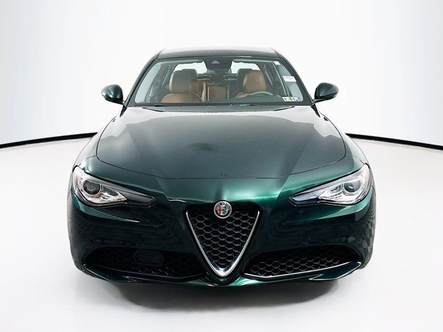 2021 Alfa Romeo Giulia Base