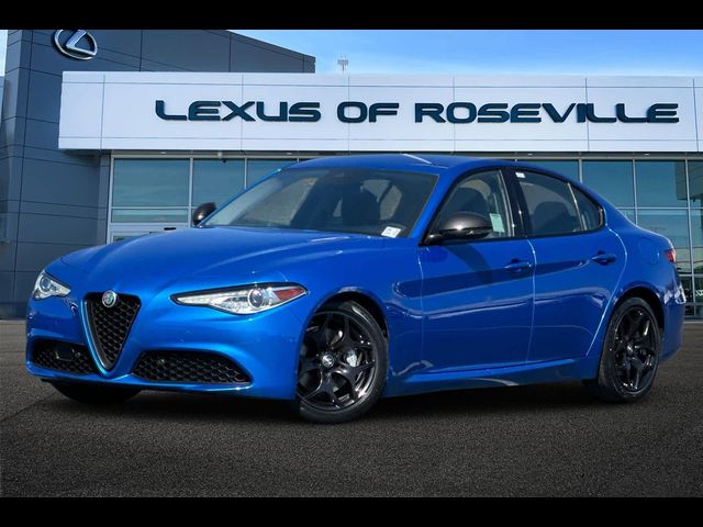 2021 Alfa Romeo Giulia Base