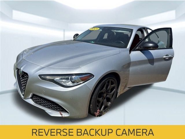 2021 Alfa Romeo Giulia Base