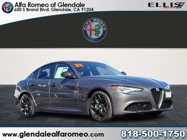 2021 Alfa Romeo Giulia Base