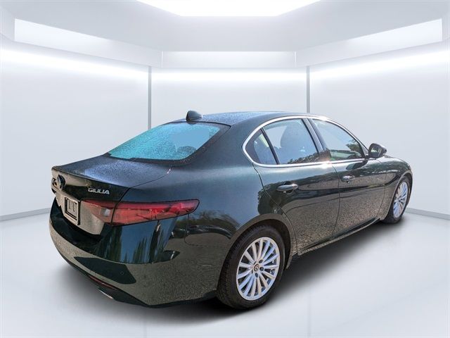 2021 Alfa Romeo Giulia Base