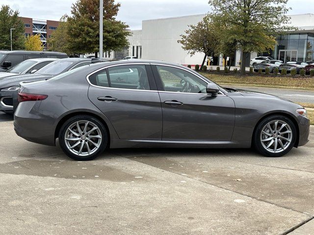 2021 Alfa Romeo Giulia Base