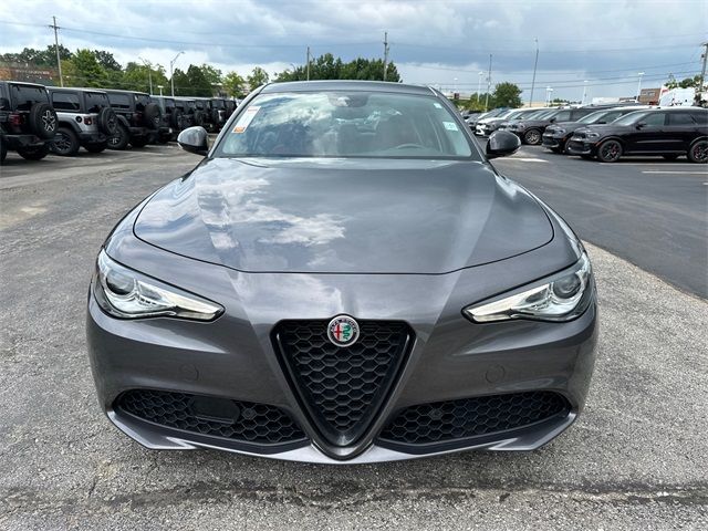 2021 Alfa Romeo Giulia Base