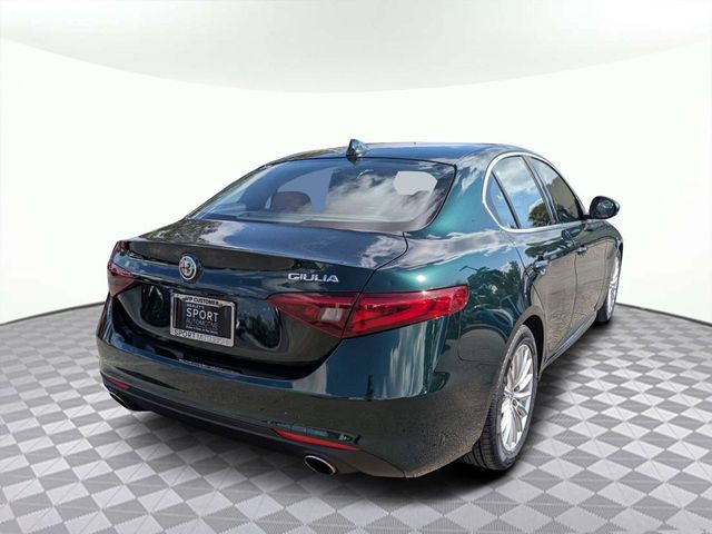 2021 Alfa Romeo Giulia Base