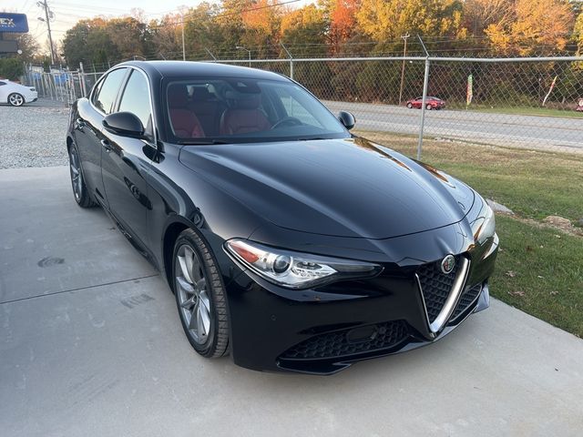 2021 Alfa Romeo Giulia Base