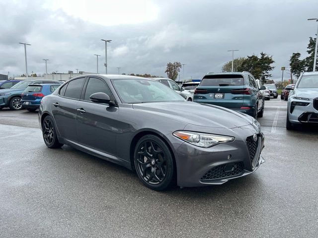 2021 Alfa Romeo Giulia Base