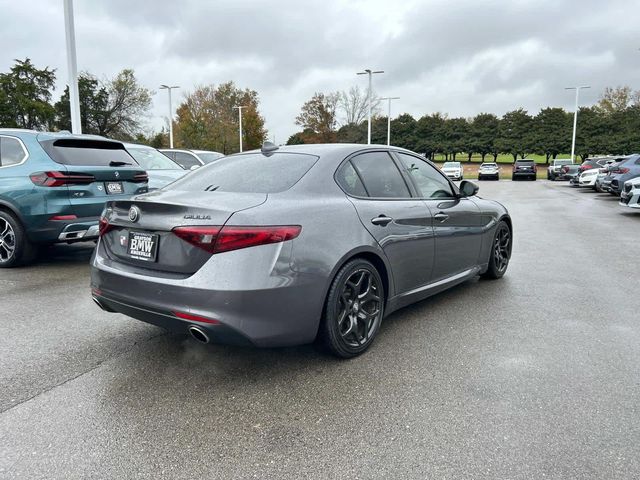 2021 Alfa Romeo Giulia Base