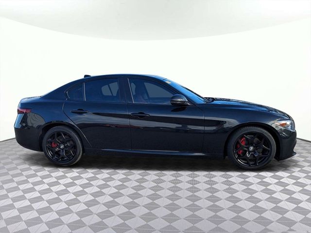 2021 Alfa Romeo Giulia Base