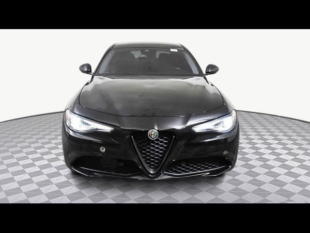 2021 Alfa Romeo Giulia Base