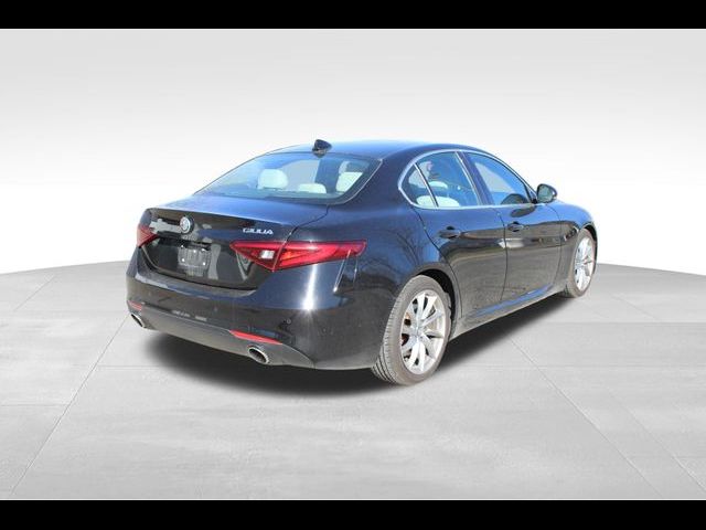 2021 Alfa Romeo Giulia Base