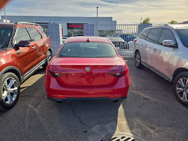 2021 Alfa Romeo Giulia Base