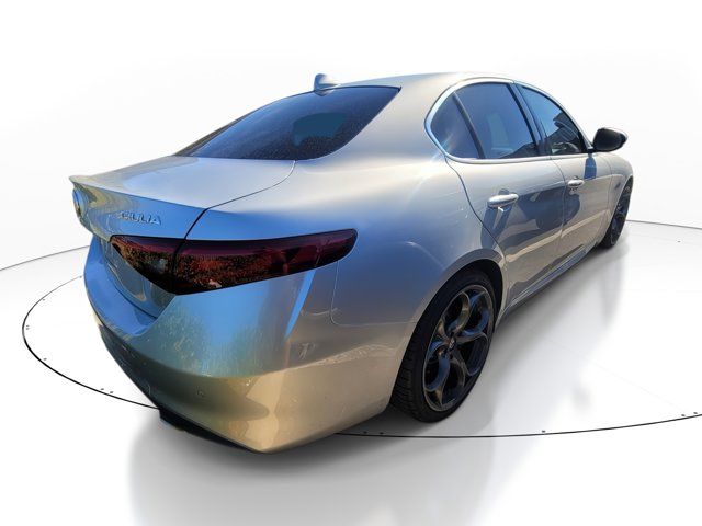 2021 Alfa Romeo Giulia Base