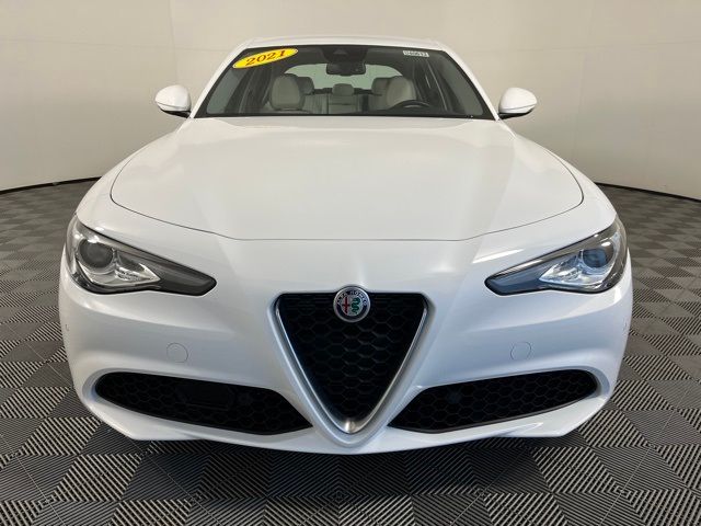 2021 Alfa Romeo Giulia Base