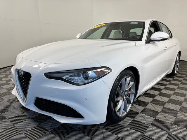 2021 Alfa Romeo Giulia Base