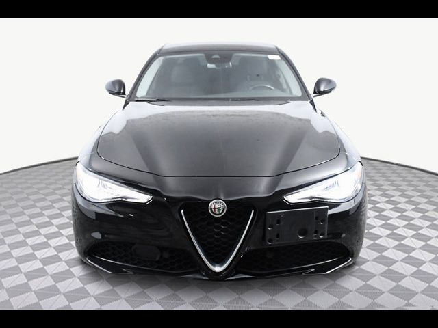 2021 Alfa Romeo Giulia Base